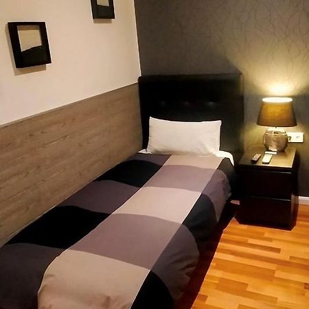 Single Rooms Madrid Exteriör bild