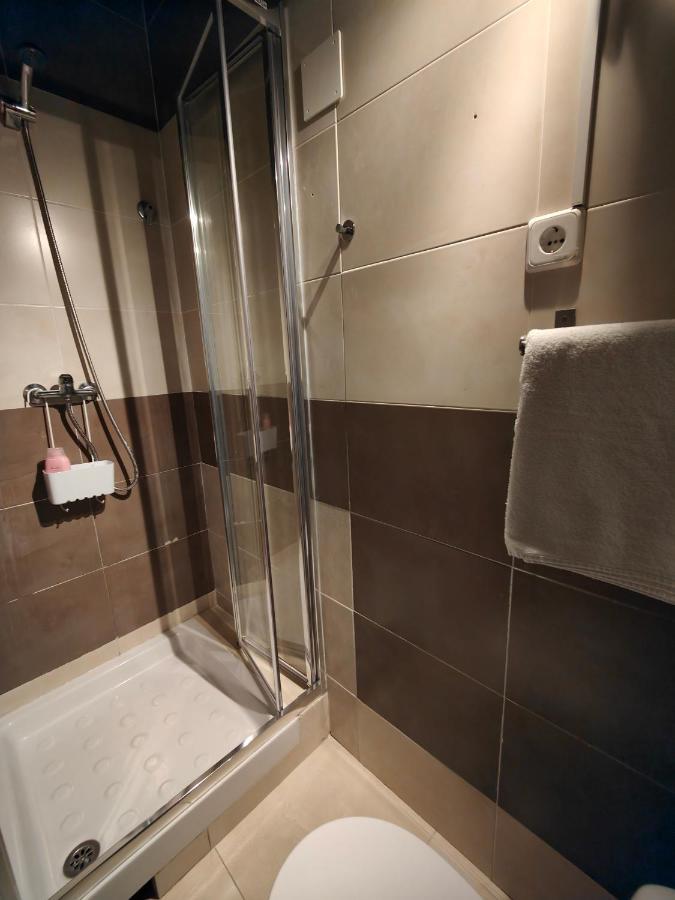 Single Rooms Madrid Exteriör bild